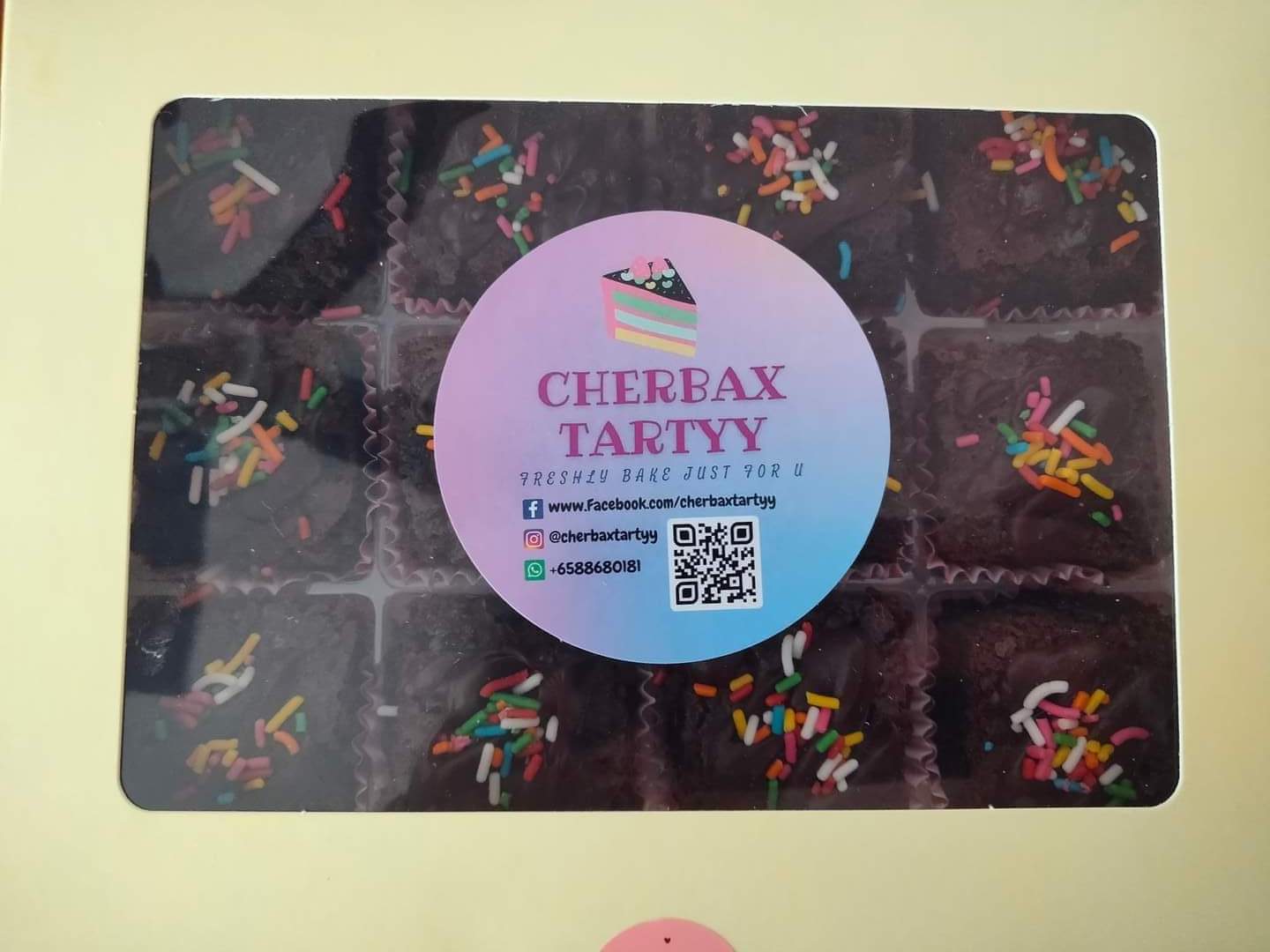 Mini Fluffy Brownies (12 pcs)